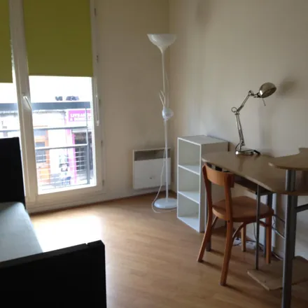 Rent this 3 bed room on 11 Avenue Anatole France in 94400 Vitry-sur-Seine, France