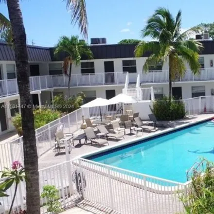 Buy this 1 bed condo on Windsor Court in Fort Lauderdale, FL 33304