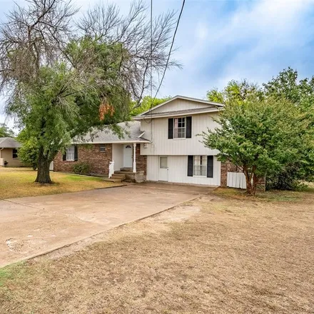 Buy this 3 bed house on 506 Ovilla Road in Waxahachie, TX 75167