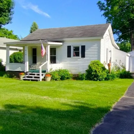 Buy this 2 bed house on 516 Brandon St in Owosso, Michigan