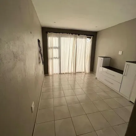 Image 9 - Louwville Place, Vrede Street, Oakdale, Bellville, 7505, South Africa - Apartment for rent