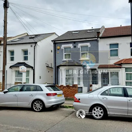 Buy this 5 bed duplex on Cromwell Road in London, TW3 3QJ