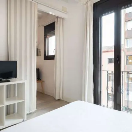 Image 3 - Carrer d'Àlaba, 08001 Barcelona, Spain - Apartment for rent