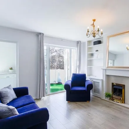 Rent this 2 bed apartment on 19 Holland Road in London, W14 8BA