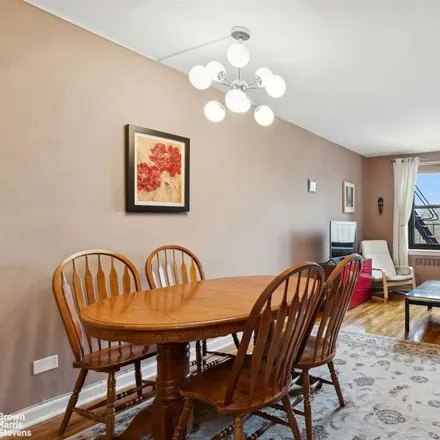 Image 3 - 100 -11 67TH RD 614 in Forest Hills - Apartment for sale