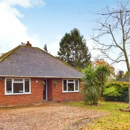Buy this 4 bed house on Mulfords Hill in Tadley, RG26 3LQ