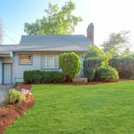 Buy this 3 bed house on 7306 Southeast Knight Street in Portland, OR 97206