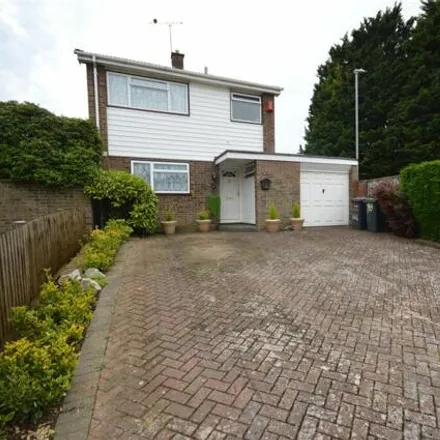 Buy this 3 bed house on Benson Close in Luton, LU3 3QR