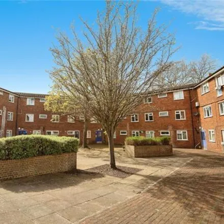 Buy this 2 bed apartment on The Co-Operative Food in Jeffery Street, Medway