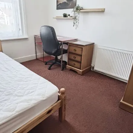 Rent this 5 bed apartment on Sheffield Road in Portsmouth, PO1 5DP