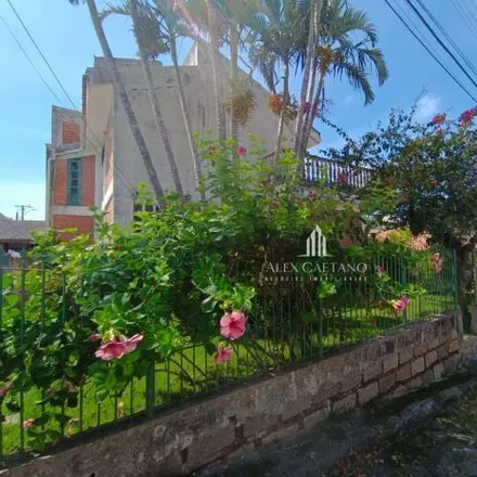 Buy this 4 bed house on Servidão do Falcão in Ingleses do Rio Vermelho, Florianópolis - SC
