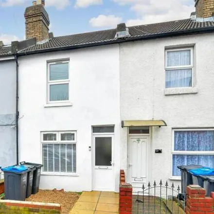Buy this 2 bed townhouse on Canterbury Road in London, CR0 3HD