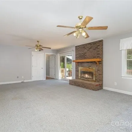 Image 7 - 170 King Fisher Drive, Mooresville, NC 28117, USA - House for sale