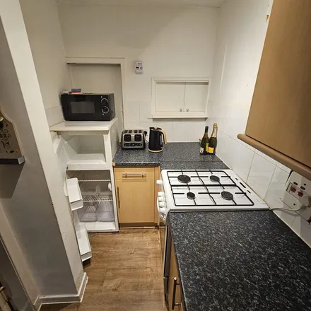Image 2 - 48 Thomson Street, Stockport, SK3 9DR, United Kingdom - Apartment for rent