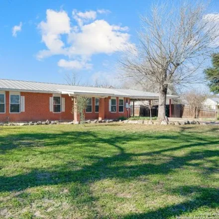 Image 3 - 713 Washington St, Castroville, Texas, 78009 - House for sale