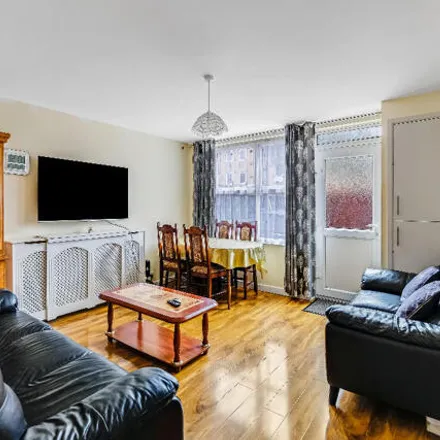 Buy this 5 bed duplex on Parton Lodge in Laurel Street, London