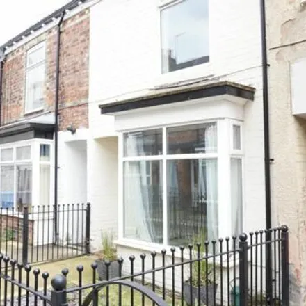 Rent this 2 bed townhouse on Folkestone Street in Hull, HU5 1BL