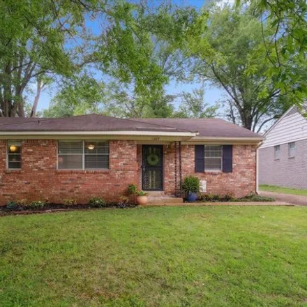 Buy this 3 bed house on 1389 Whiting Street in Memphis, TN 38117