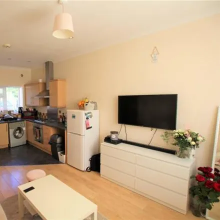 Rent this 1 bed room on 36 Western Road in Leicester, LE3 0GA