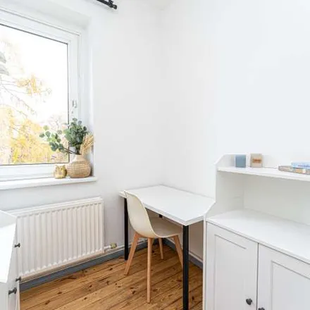 Rent this 3 bed apartment on Treseburger Ufer 48/50 in 12347 Berlin, Germany