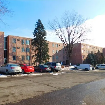 Buy this 1 bed condo on 6099 3rd Street North in Oakdale, MN 55128