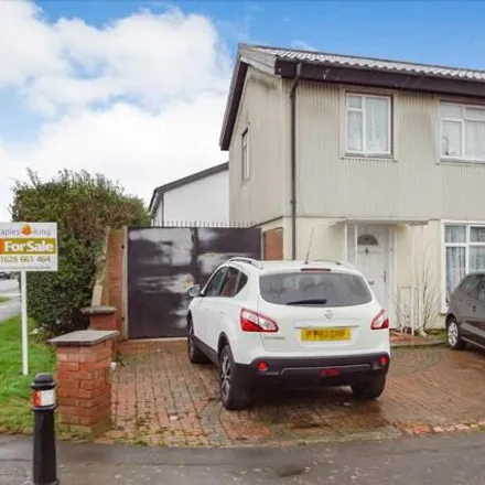 Buy this 3 bed duplex on Ward Gardens in Slough, SL1 5ED