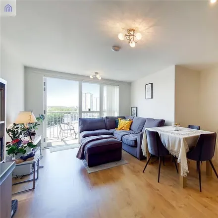 Rent this 2 bed apartment on 1 in 3 Queensland Road, London