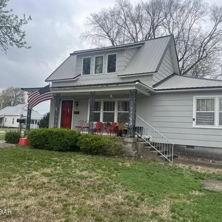 Buy this 3 bed house on 277 East Sycamore Street in Columbus, KS 66725