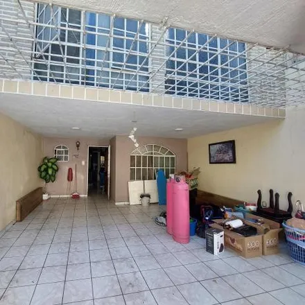 Buy this 4 bed house on Calle Loma Tancítaro Norte in 44418 Tonalá, JAL