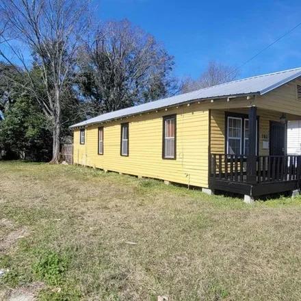 Buy this 2 bed house on 647 South 15th Street in Baton Rouge, LA 70802