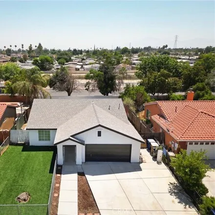 Buy this 3 bed house on 4504 Tea Tree Ct in Bakersfield, California