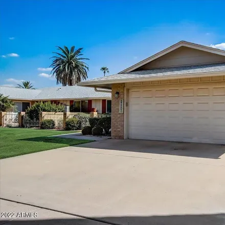 Image 2 - 10335 West Kingswood Circle, Sun City, AZ 85351, USA - Townhouse for sale