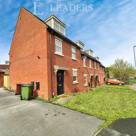 Rent this 1 bed room on Raynville Garth in Leeds, LS12 2JY