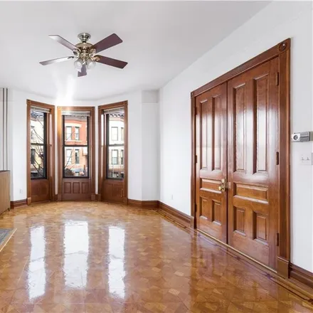 Image 7 - 518 58th Street, New York, NY 11220, USA - Townhouse for sale