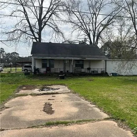 Buy this 2 bed house on 1720 Dixie Street in Alexandria, LA 71303