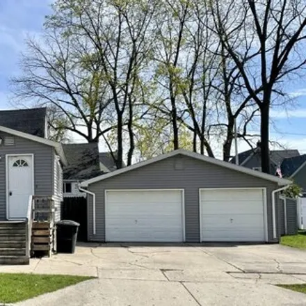 Buy this 3 bed house on 288 East Dayton Street in Fremont, MI 49412