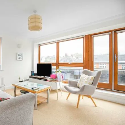 Buy this 1 bed apartment on 12-16 Lancaster Mews in London, SW18 1BA