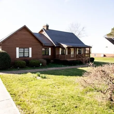 Buy this 3 bed house on 1119 Gilliam Drive in Farmville, VA 23901