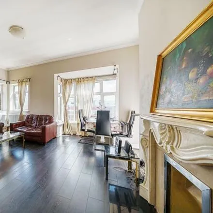 Image 7 - St Edmund's Court, 13-18 St Edmund's Terrace, Primrose Hill, London, NW8 7QR, United Kingdom - Apartment for sale