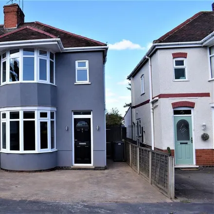 Rent this 3 bed duplex on Ryde Avenue in Nuneaton, CV10 0BW