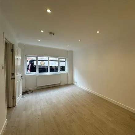 Image 2 - 7 Maple Mews, London, NW6 5UY, United Kingdom - House for rent