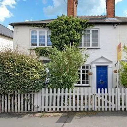 Rent this 2 bed townhouse on Coco Boutique in Brockenhurst Road, Ascot