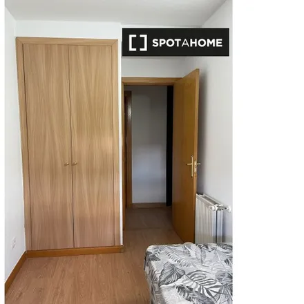 Rent this 3 bed room on Calle de Pianoforte in 28054 Madrid, Spain