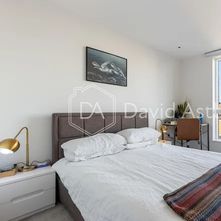 Image 7 - Smithfield Square, Cross Lane, London, N8 7QG, United Kingdom - Apartment for rent