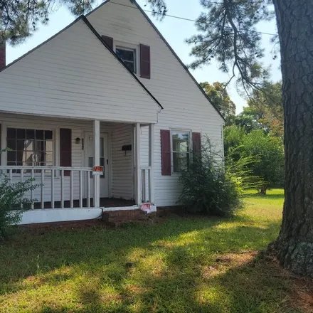 Buy this 3 bed house on 801 Robinson Street in Elizabeth City, NC 27909