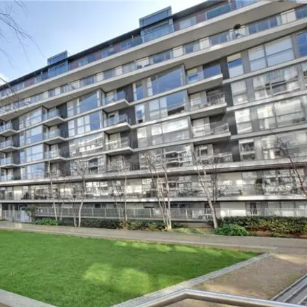 Rent this 3 bed room on Sir Walter Raleigh Court in 48 Banning Street, London