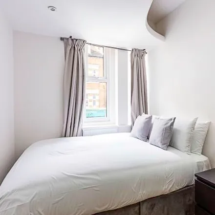 Image 3 - Santa Maria, Bond Street, London, W5 5AP, United Kingdom - Apartment for rent
