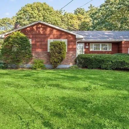 Buy this 3 bed house on 2117 Sycamore Avenue in Ronkonkoma, Suffolk County