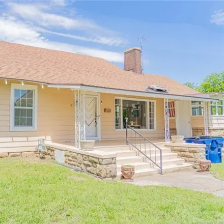 Buy this 3 bed house on 319 E 11th St in Pawhuska, Oklahoma