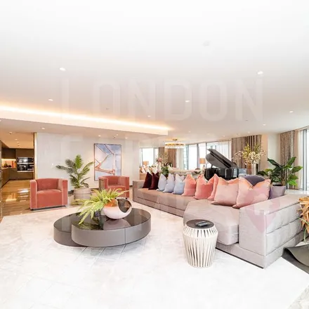 Rent this 3 bed apartment on One Blackfriars Tower in 1 Blackfriars Road, Bankside